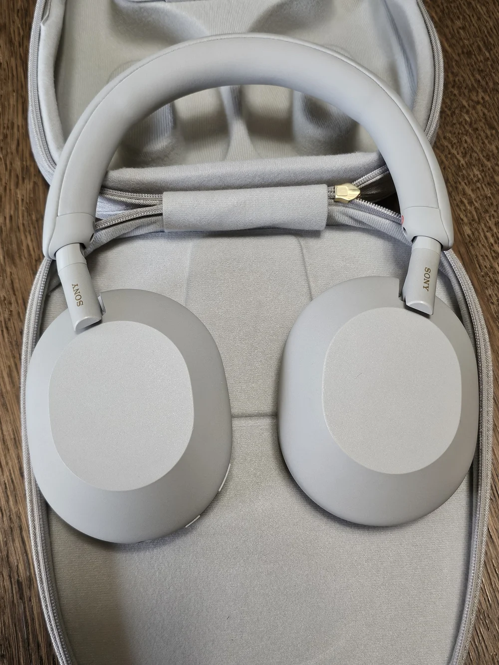 Sony WH-1000XM5 Wireless BlueTooth Noise-Cancelling Headphones — Silver Gray
